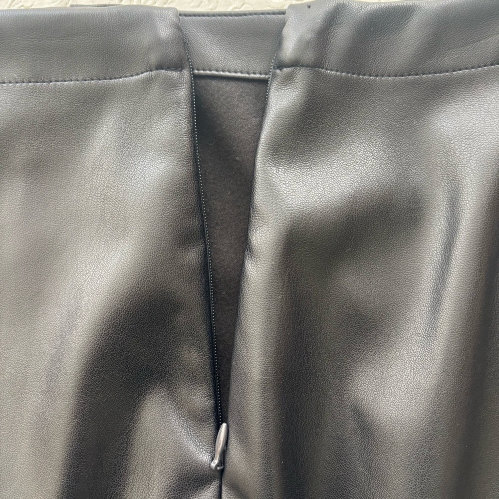 NWT Gap Faux Black Leather Miniskirt, Size Medium - Picture 6 of 10